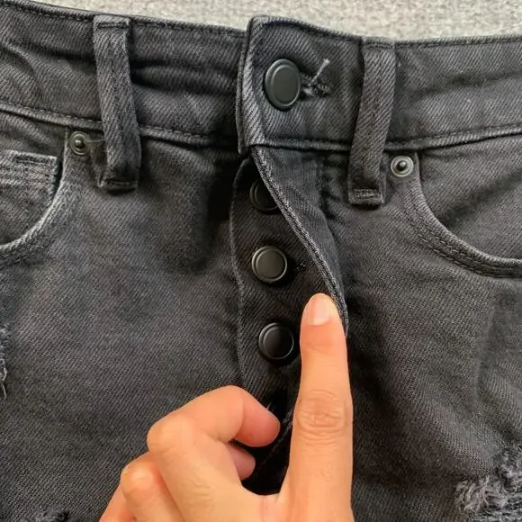 Good American Shorts Women 00 Black Denim Bombshell Distressed Button Fly Pocket - Picture 4 of 11